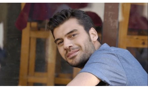 ADİLE NAŞİT'İN EŞİNİ OYNAYACAK İSİM DE BELLİ OLDU